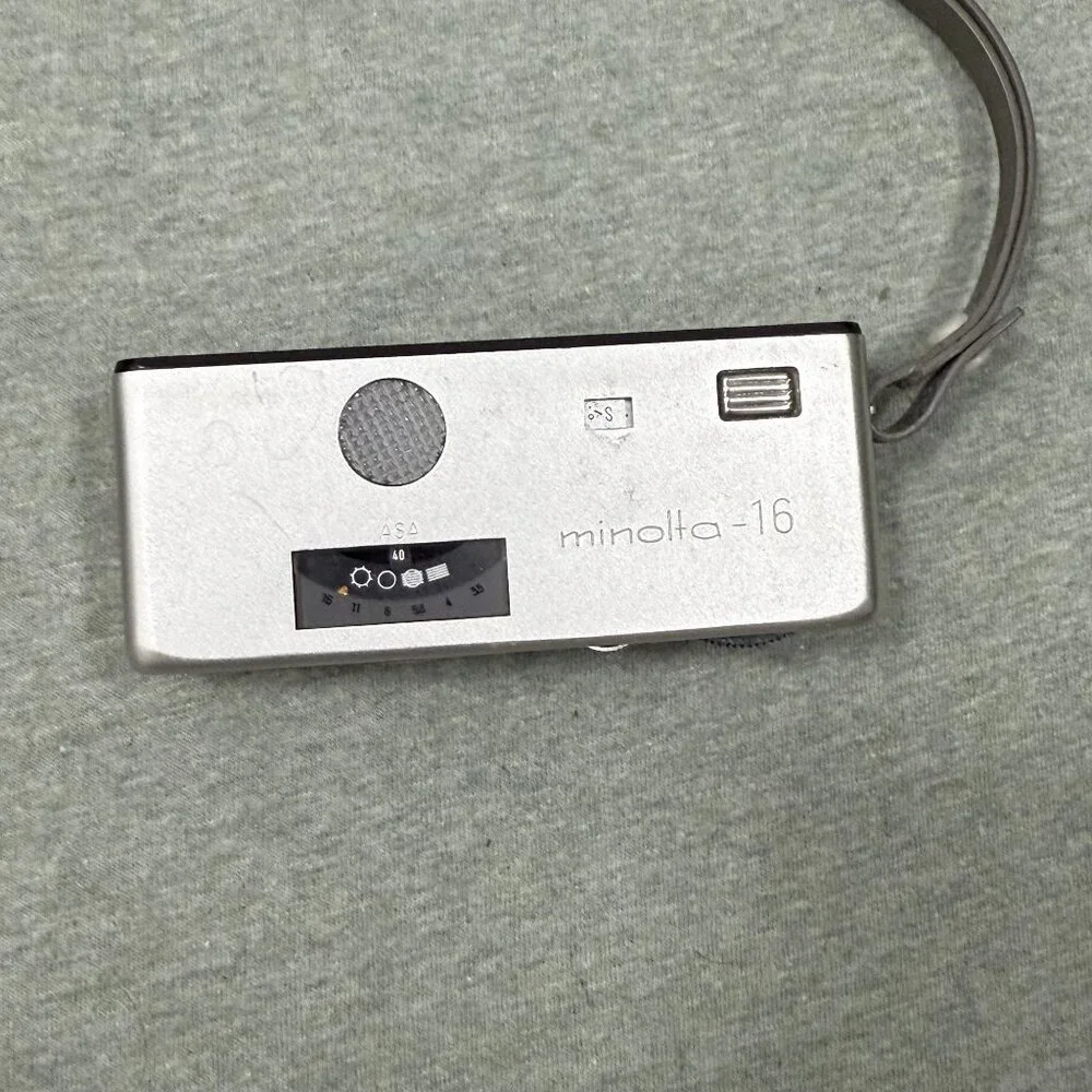 UNTESTED Lot of 6 Cameras And Handheld No Battery No Cords
